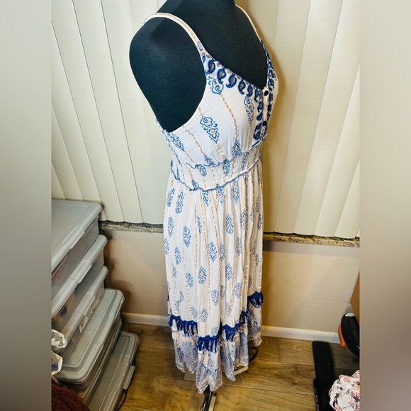 Me 2 Magic Anthropologie Blue Paisley Embroidered Boho Maxi Dress Size Large - Picture 4 of 9